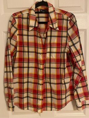 GAP Boyfriend Fit Plaid Button-Up Shirt in Red & White